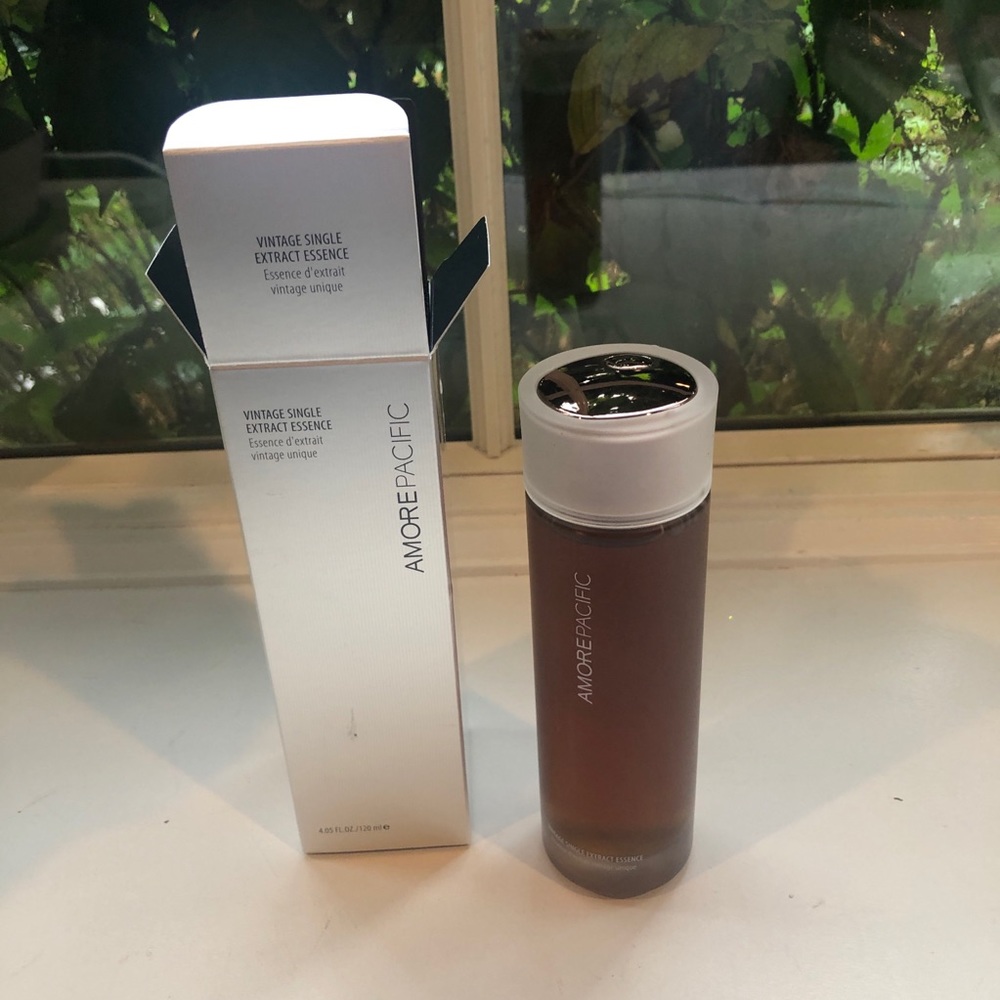 Amore Pacific  Vintage Single Extract Essence New